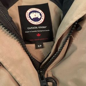 CANADA GOOSE Chilliwack Bomber - Women's size Small